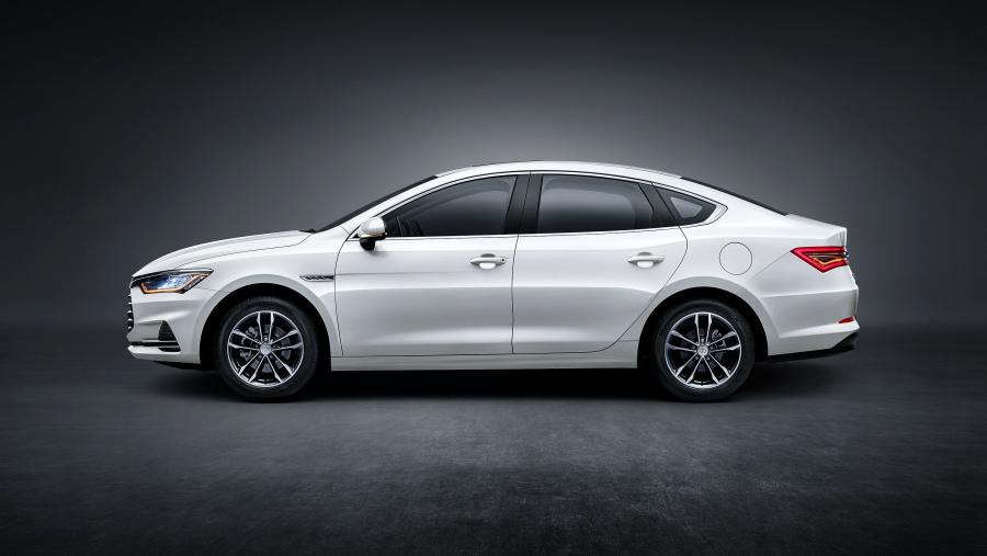  BYD Qin Pro 2018 года  (фото 2 из 16)